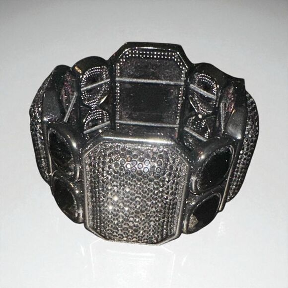 Jewelry - Vintage Sparkling Silver stretchy Bracelet